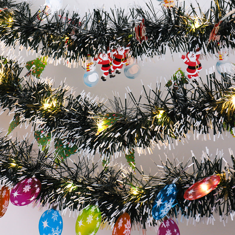 Julgirlang med LED och tomtar