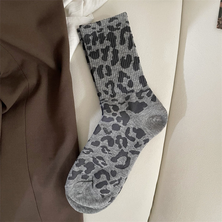 Halvhöga damstrumpor med leopardmönster