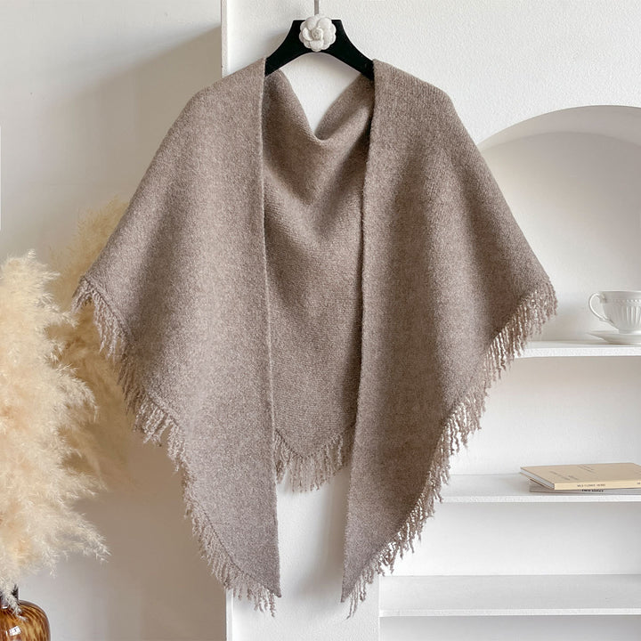 Rosabeige stickad halsduk med fransar