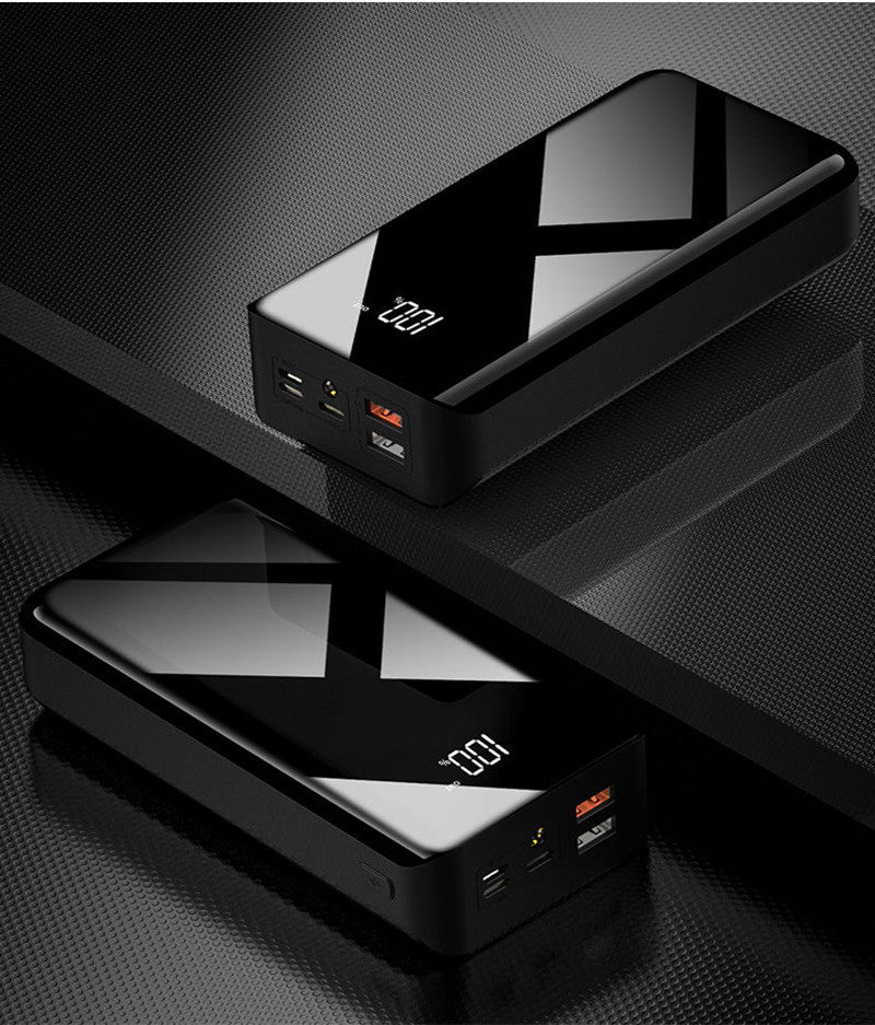 Svart powerbank med LCD-display