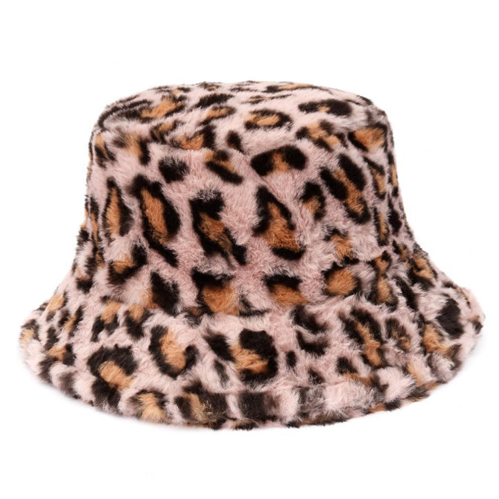 Fluffig buckethatt i fuskpäls med leopardmönster