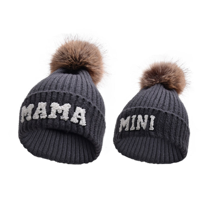 Myslunda Ribbstickad MAMA-mössa med pompom, även som mamma-barn-set