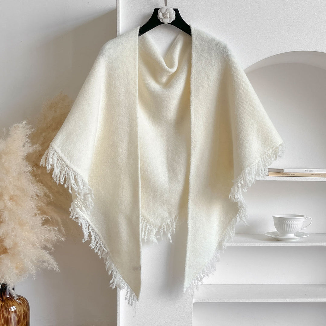 Rosabeige stickad halsduk med fransar