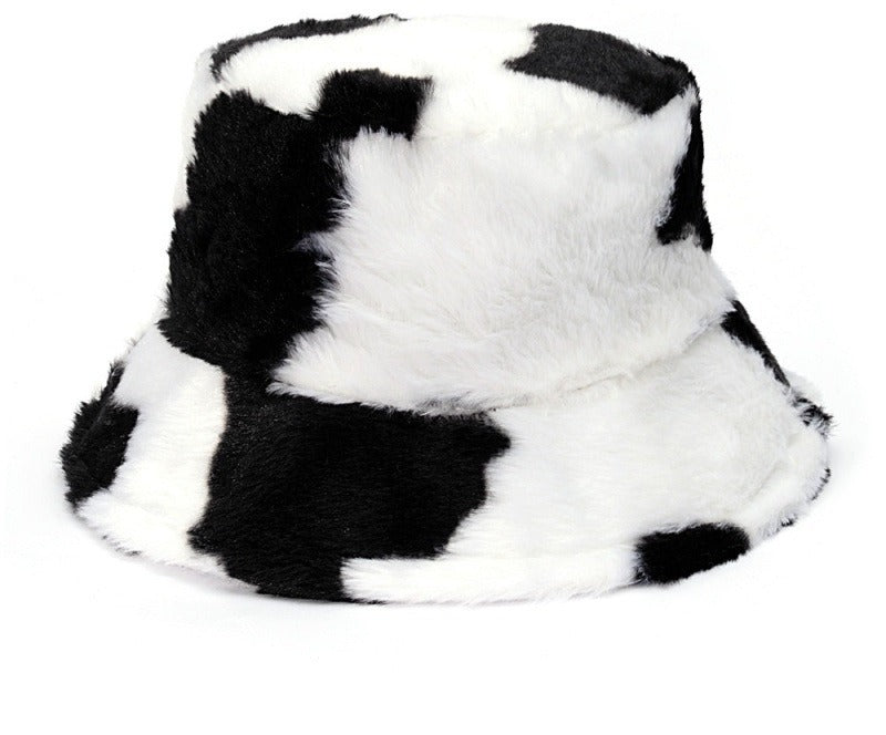 Fluffig buckethatt i fuskpäls med leopardmönster