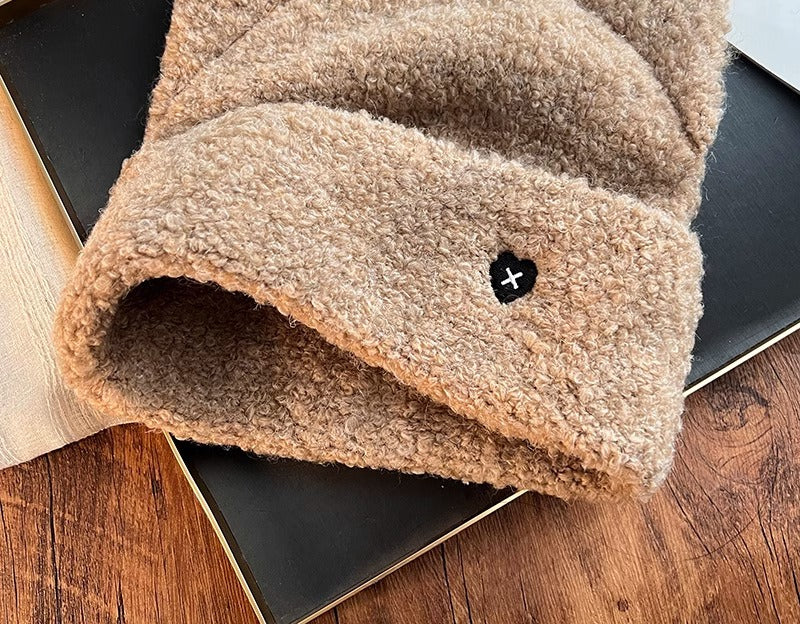 Fluffig teddymössa med kattöron