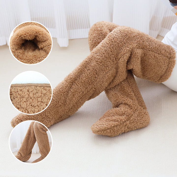 Mjuka knävärmare i fluffig mikrofiber med öppen tå