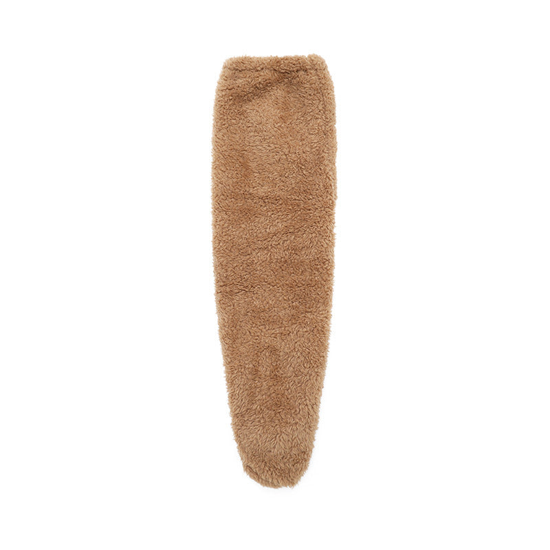 Mjuka knävärmare i fluffig mikrofiber med öppen tå