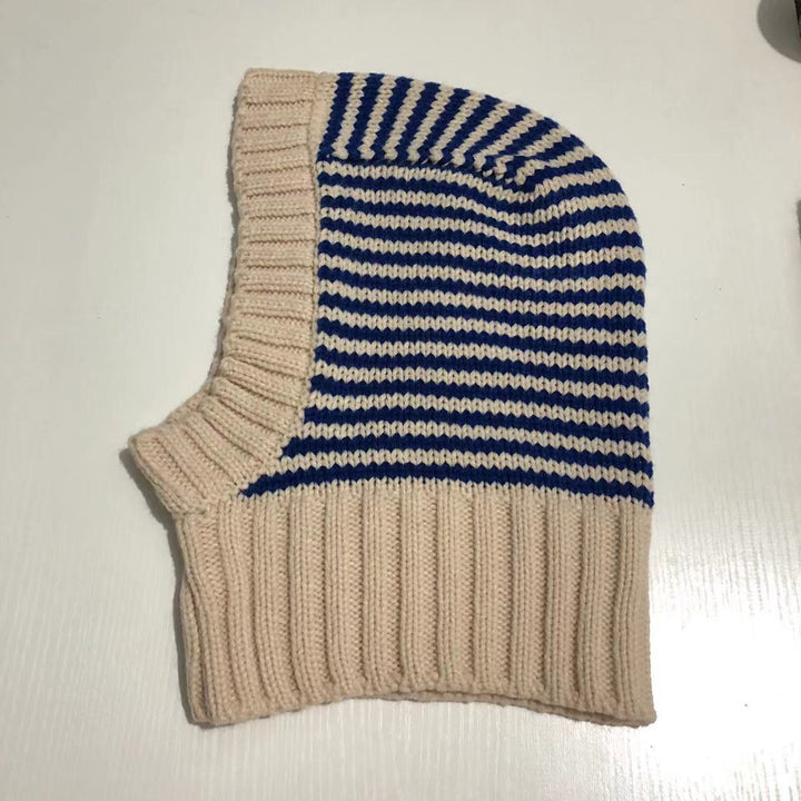 Randig stickad balaklava i svart