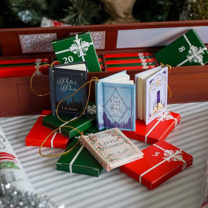 Adventskalender som bokhylla med miniböcker