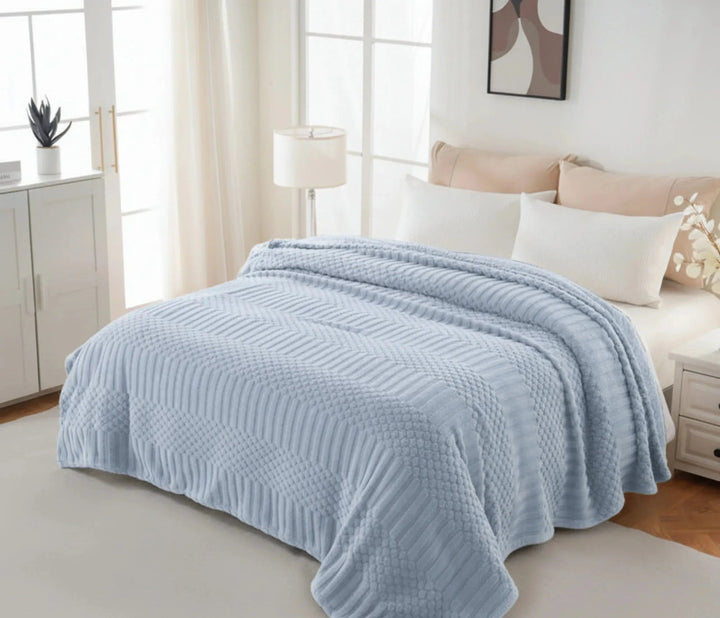 Fluffig fleecefilt i plysch för soffa, fåtölj och säng