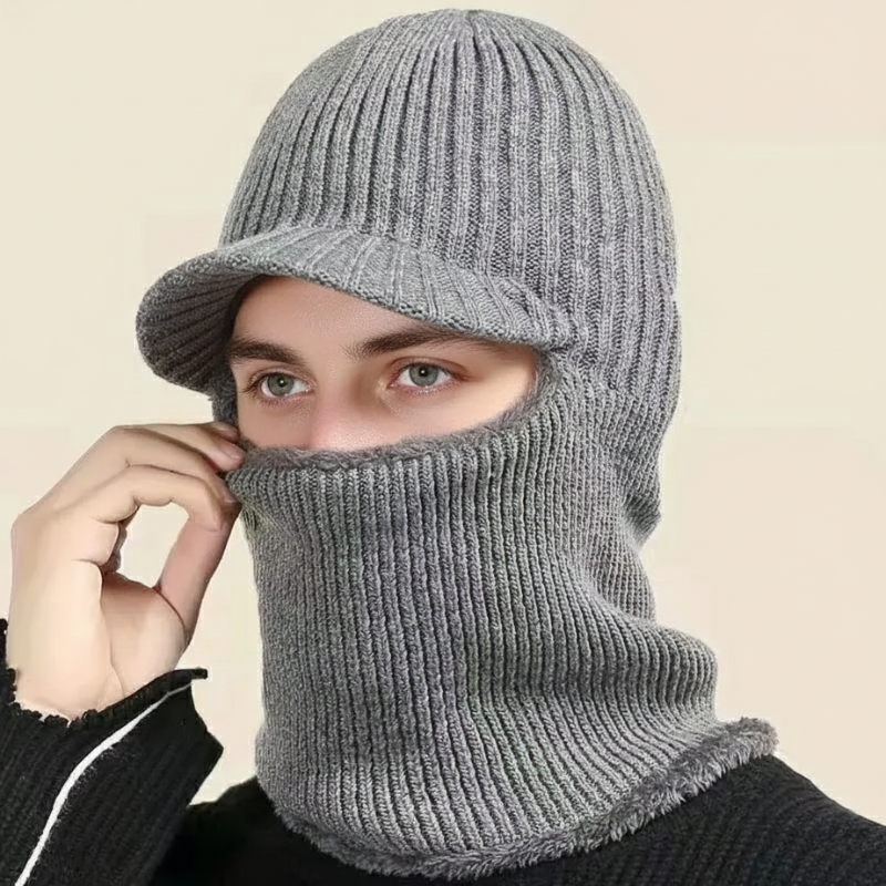 Stickad balaklava-mössa med skärm och varmt plyschfoder